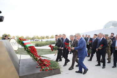 Nizami rayon ictimaiyyəti 27 Sentyabr – Anım Günündə Zəfər parkını ziyarət ediblər - 27.09.2026