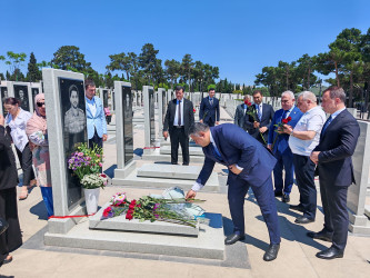Vətən müharibəsi şəhidi Əsəd Əsədlinin doğum günündə məzarı ziyarət edilib - 17.06.2026