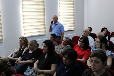 Nizami Rayon İcra Hakimiyyətinin başçısı Coşqun Cəbrayılov növbəti səyyar qəbulda rayon sakinləri ilə görüşüb - 15.07.2026