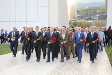 Nizami rayon ictimaiyyəti 27 Sentyabr – Anım Günündə Zəfər parkını ziyarət ediblər - 27.09.2026