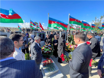 Zəfər Günündə II Fəxri Xiyabanda şəhidlərin məzarları ziyarət olunub - 08.11.2023