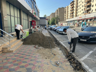 Nizamı rayonu ərazisində məhəllədaxili yollarda və səkilərdə təmir işləri aparılır - 21.06.2025
