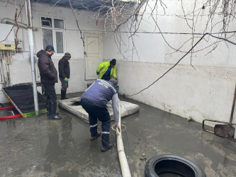 Keşlə qəsəbəsi, Sabir küçəsində yağışın yaratdığı fəsadların aradan qaldırılır - 05.04.2026