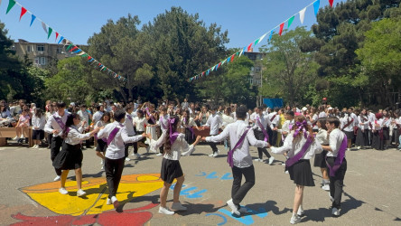 Nizami rayonunun ümumtəhsil müəssisələrində “Son zəng” tədbirləri keçirilib - 13-06-2026