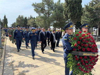 Aprel döyüşləri şəhidi Urfan Vəlizadənin məzarı ziyarət edilib - 02.04.2025