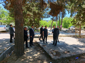 Rayon İcra Hakimiyyətinin başçısı Coşqun Cəbrayılov E.Süleymanov küçəsi 137 və Babək prospekti 75 ünvanlarına baxış keçirib - 04.06.2026