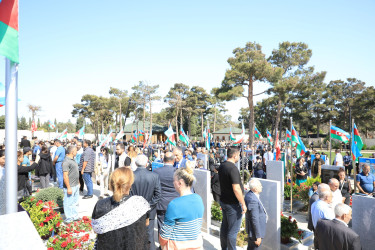 27 sentyabr Anım Günündə Keşlə Şəhidlər Xiyabanında və II Fəxri Xiyabanda şəhidlərin məzarlarının ziyarəti - 27.09.2023