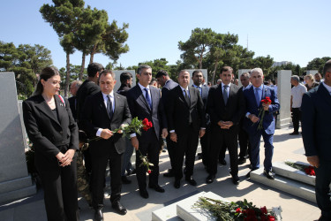 27 Sentyabr – Anım Günü ilə əlaqədar Hərbi Memorial Məzarlıqda şəhidlərin məzarları ziyarət edilib - 27.09.2026