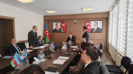 Nizami Rayon İcra Hakimiyyətində abadlıq, quruculuq və kommunal xidmətlərin vəziyyətinə dair müşavirə keçirilmişdir - 22.06.2026