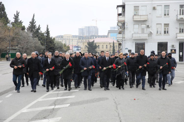 Nizami rayon ictimaiyyəti "Ana harayı” abidəsini ziyarət edib - 26.02.2025