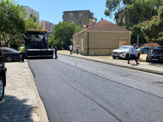 Nizami rayonunda yol infrastrukturunun yaxşılaşdırılması istiqamətində işlər davam etdirilir - 21-07-2026