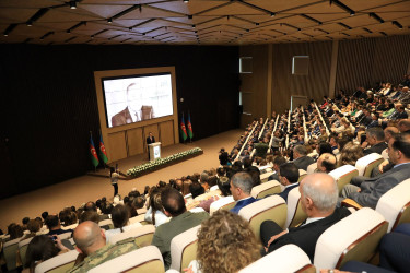 Ümummilli Lider Heydər Əliyevin 100 illik yubileyi münasibətilə“Azərbaycanın dövlət müstəqilliyi əbədidir, sarsılmazdır, dönməzdir!” mövzusunda konfrans  - 10.05.2023