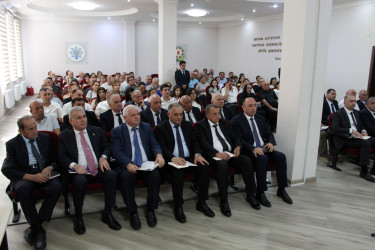 Nizami Rayon İcra Hakimiyyətinin başçısı Coşqun Cəbrayılov növbəti səyyar qəbulda rayon sakinləri ilə görüşüb - 15.07.2026