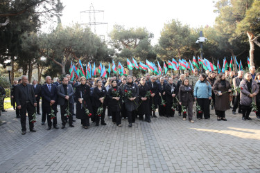 8 Noyabr – Şanlı Zəfər qələbəsinin 5-ci ildönümünü ilə əlaqədar “Nizami Rayon Vətən Müharibəsi Şəhidləri” Memorial Kompleksini ziyarət edilib - 08.11.2025