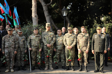 8 Noyabr – Şanlı Zəfər qələbəsinin 5-ci ildönümünü ilə əlaqədar “Nizami Rayon Vətən Müharibəsi Şəhidləri” Memorial Kompleksini ziyarət edilib - 08.11.2025