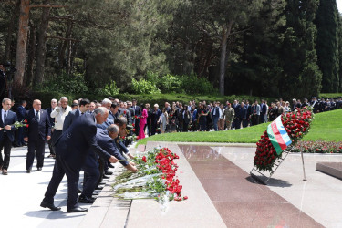 Ulu Öndər Heydər Əliyevin xatirəsi ehtiramla yad edilib - 10.05.2024