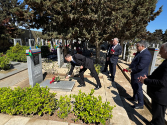 Aprel döyüşləri şəhidi Urfan Vəlizadənin məzarı ziyarət edilib - 02.04.2026
