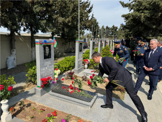 Aprel döyüşləri şəhidi Urfan Vəlizadənin məzarı ziyarət edilib - 02.04.2025