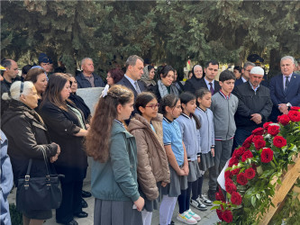 Aprel döyüşləri şəhidi Urfan Vəlizadənin məzarı ziyarət edilib - 02.04.2025