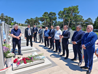 Vətən müharibəsi şəhidi Əsəd Əsədlinin doğum günündə məzarı ziyarət edilib - 17.06.2026