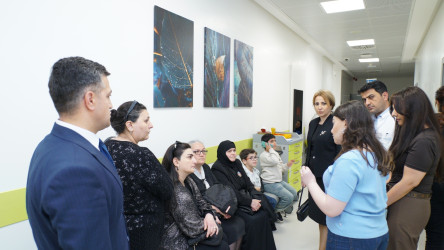 “Zərifə xanımın irsi ilə qəhrəmanların ailələrinə dəyər” layihəsi çərçivəsində şəhid ailə üzvlərinə ödənişsiz göz müayinəsi aksiyası - 25.04.2025