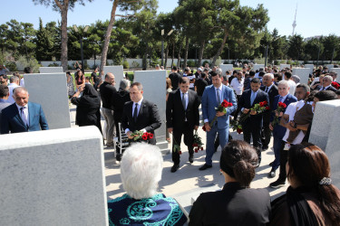 27 Sentyabr – Anım Günü ilə əlaqədar Hərbi Memorial Məzarlıqda şəhidlərin məzarları ziyarət edilib - 27.09.2026