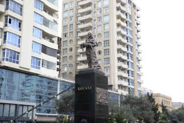 Nizami rayon ictimaiyyəti "Ana harayı” abidəsini ziyarət edib - 26.02.2025