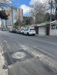 Nizami rayonunda intensiv yağıntıların yollarda yaratdığı fəsadlar aradan qaldırılır - 17.04.2026